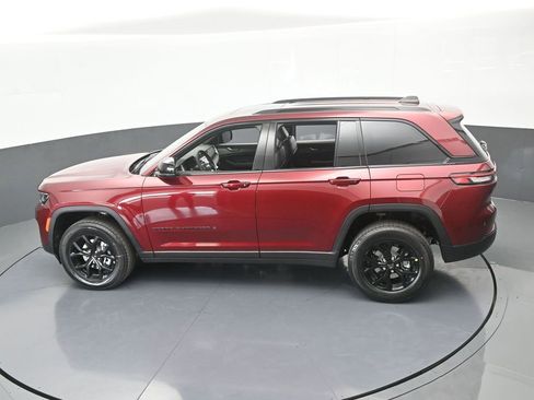 New 2025 Jeep Grand Cherokee Altitude RWD image 42