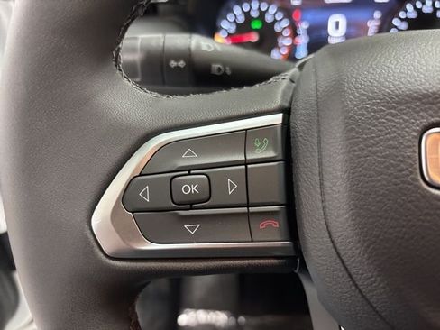 Used 2026 Jeep Compass Latitude AWD/4WD image 16