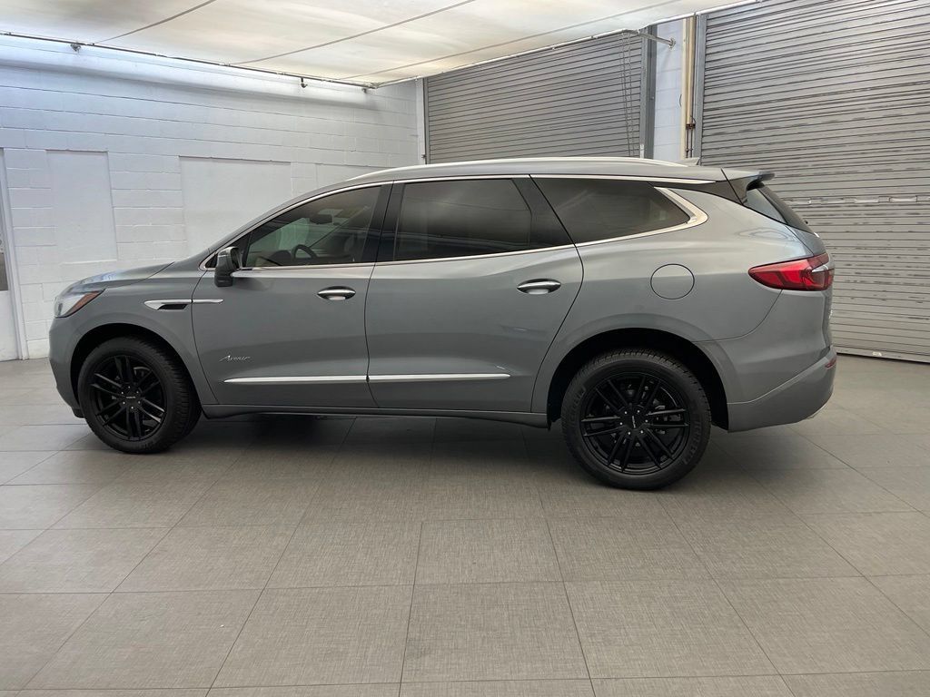 Used 2020 Buick Enclave Avenir w/ Avenir Technology Package FWD image 9