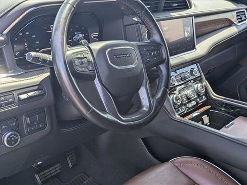 Used 2024 GMC Yukon Denali Ultimate AWD/4WD image 10