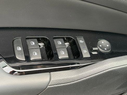 Certified 2025 Kia Sportage EX w/ Premium Package image 8