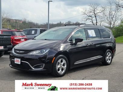 Used 2017 Chrysler Pacifica Touring-L Plus w/ Advanced Safetytec Group
