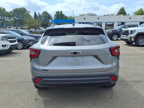 Used 2025 Chevrolet Trax RS w/ Driver Confidence Package FWD image 6