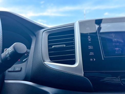 Used 2018 Honda Pilot EX image 29