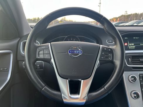 Used 2017 Volvo S60 T5 Dynamic image 17