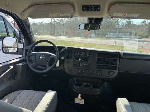 Certified 2024 Chevrolet Express 3500 LT w/ LT Preferred Equipment Group RWD image 9
