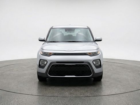 Used 2025 Kia Soul LX w/ LX Technology Package image 2