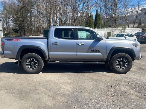 Used 2021 Toyota Tacoma TRD Off-Road image 10