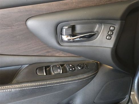 Used 2023 Nissan Murano Platinum w/ Cargo Package image 13