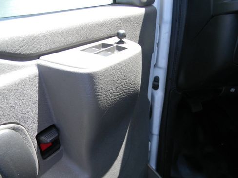 Used 2019 Chevrolet Express 3500 Extended w/ Driver Convenience Package RWD image 10