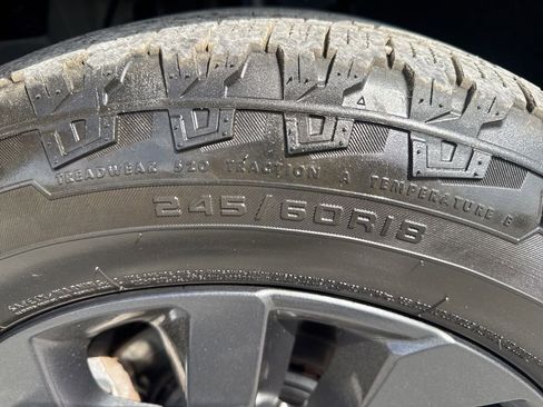 Used 2024 Honda Ridgeline Sport image 32