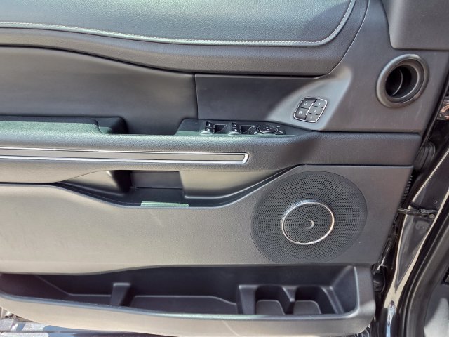 Used 2022 Ford Expedition XLT RWD image 23
