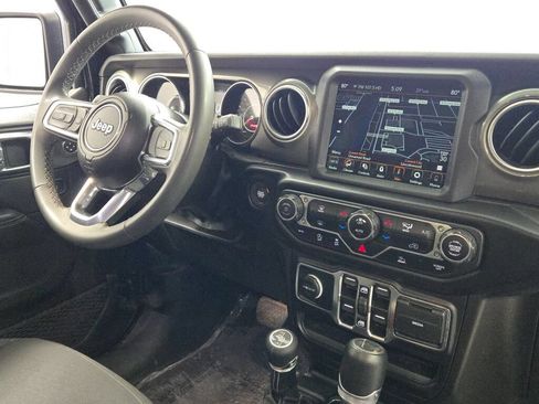 Used 2023 Jeep Wrangler Unlimited Sahara AWD/4WD image 7