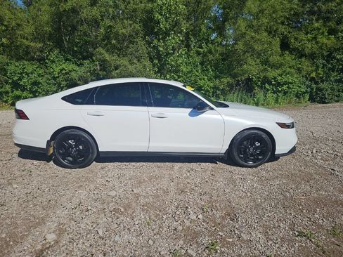 Used 2025 Honda Accord SE image 3