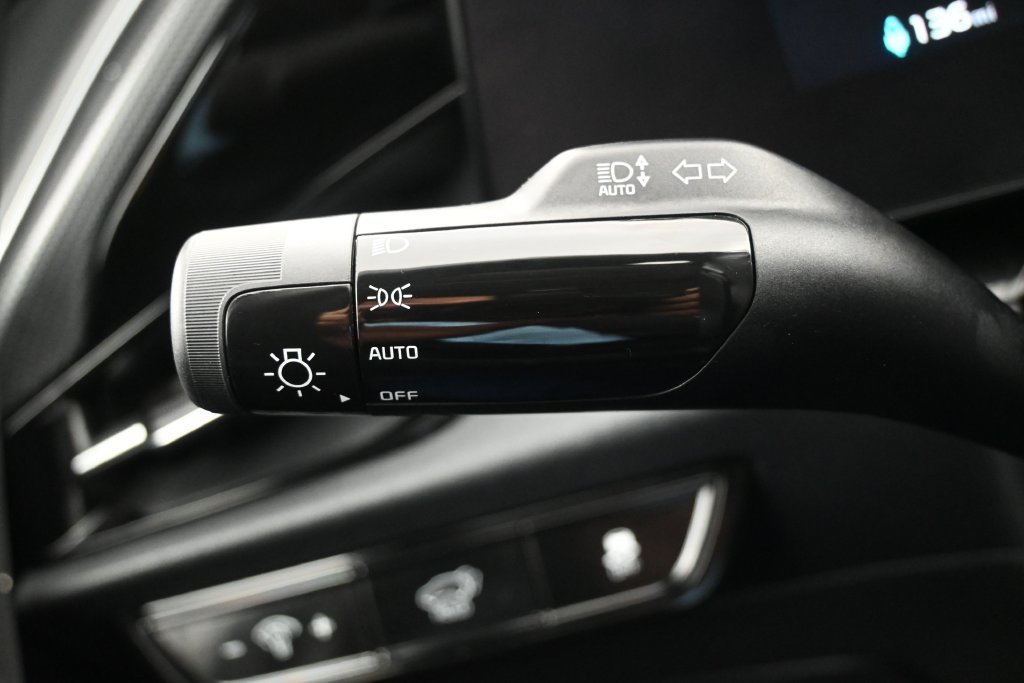 Used 2025 Kia Niro Wind w/ Wind Preserve Package FWD image 16
