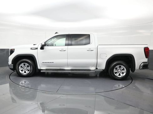 Used 2023 GMC Sierra 1500 SLE RWD image 2