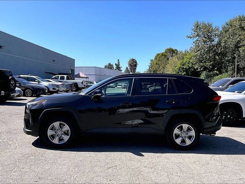 Used 2022 Toyota RAV4 XLE AWD/4WD image 7