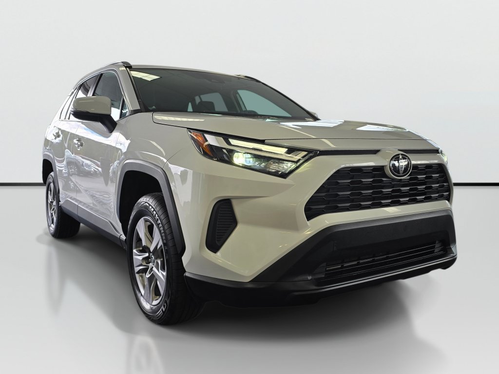 Used 2025 Toyota RAV4 XLE AWD/4WD image 7