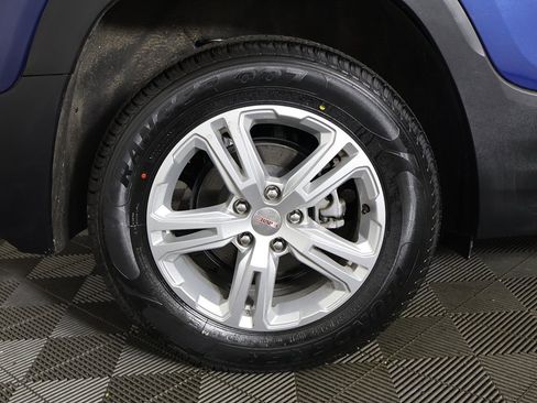 Used 2022 GMC Terrain SLE w/ Driver Convenience Package image 16