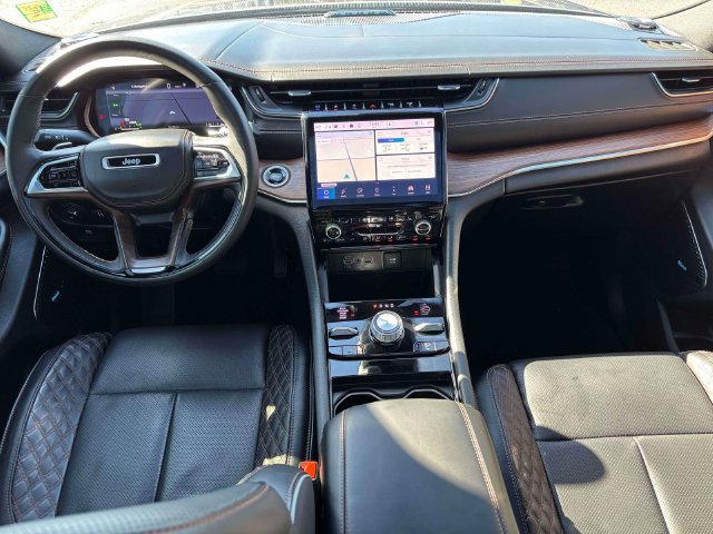 Used 2024 Jeep Grand Cherokee Summit AWD/4WD image 32