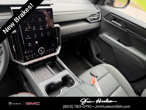 Used 2024 GMC Acadia AT4 w/ Luxury Package AWD/4WD image 33