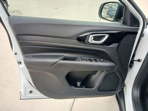 New 2026 Jeep Compass Limited image 11