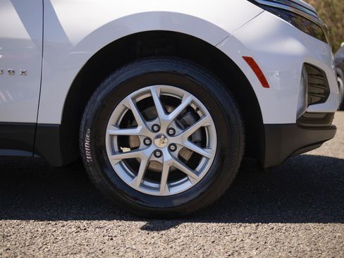 Used 2024 Chevrolet Equinox LT AWD/4WD image 25