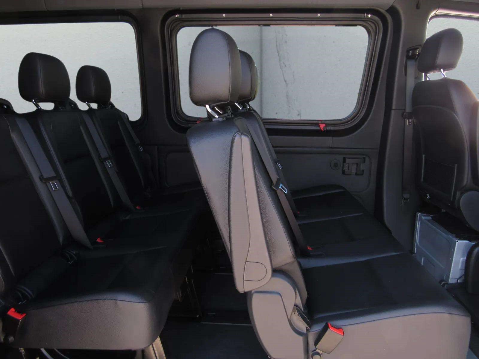 Used 2024 Mercedes-Benz Sprinter 2500 image 11