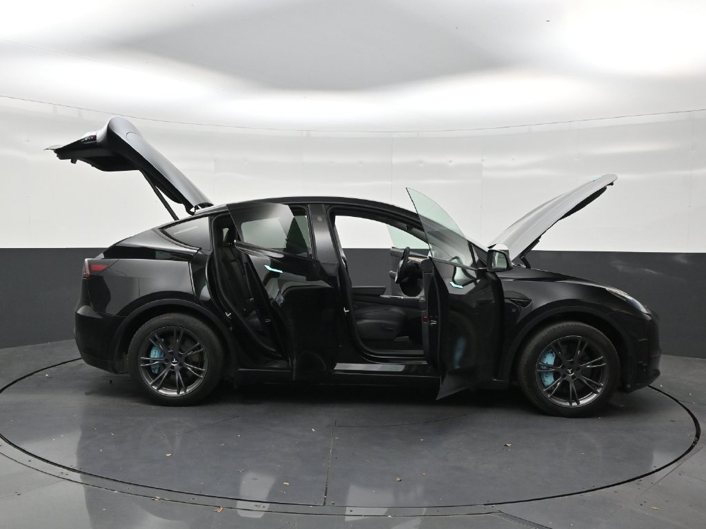 Used 2024 Tesla Model Y Long Range RWD image 28