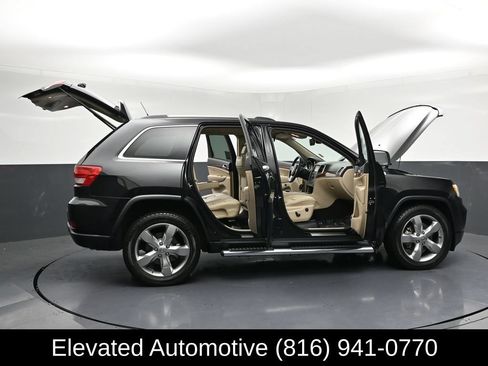 Used 2013 Jeep Grand Cherokee Limited w/ Mopar Chrome Edition Group AWD/4WD image 34