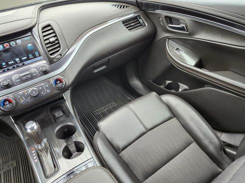 Used 2019 Chevrolet Impala LT w/ LT Convenience Package image 15