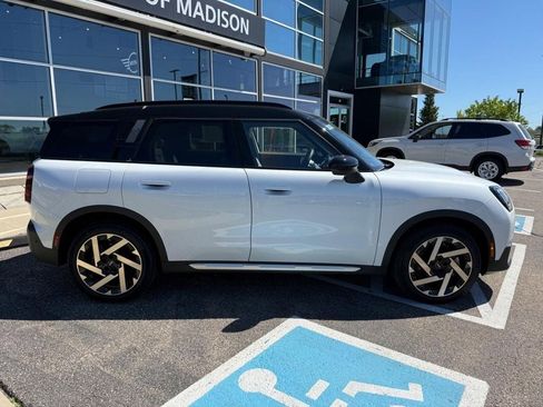 Used 2025 MINI Cooper Countryman S w/ Comfort Package Max AWD/4WD image 2