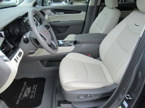 Used 2020 Cadillac XT6 Premium Luxury AWD/4WD image 16