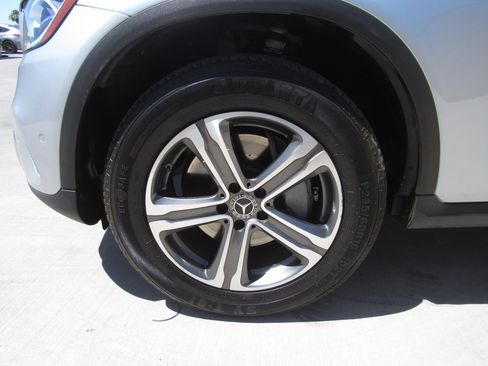 Used 2022 Mercedes-Benz GLC 300 w/ Premium Package Lite image 4