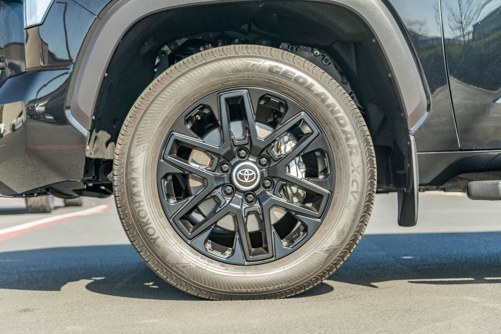Used 2024 Toyota Tundra Limited AWD/4WD image 5