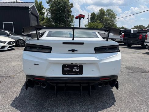 Used 2016 Chevrolet Camaro SS RWD image 11