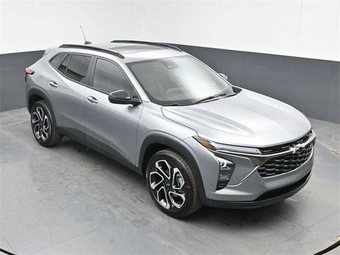 New 2026 Chevrolet Trax RS w/ Sunroof Package image 33