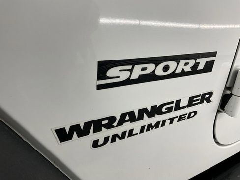 Used 2013 Jeep Wrangler Unlimited Sport image 19