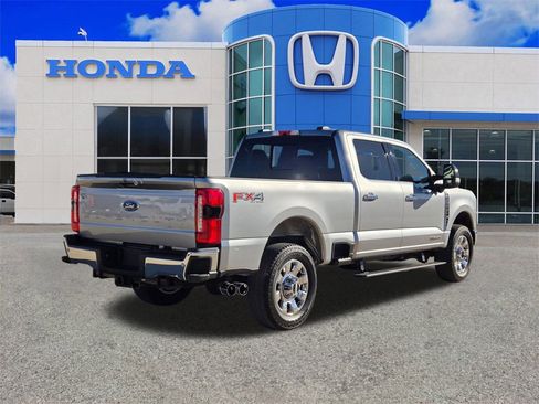 Used 2024 Ford F350 Lariat w/ Lariat Ultimate Package image 3