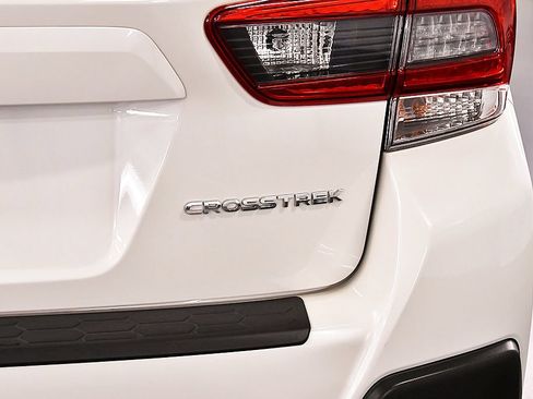 Used 2023 Subaru Crosstrek 2.0i Premium AWD/4WD image 11