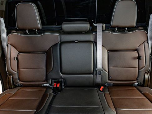 Used 2024 GMC Sierra 3500 Denali w/ Denali Reserve Package image 26