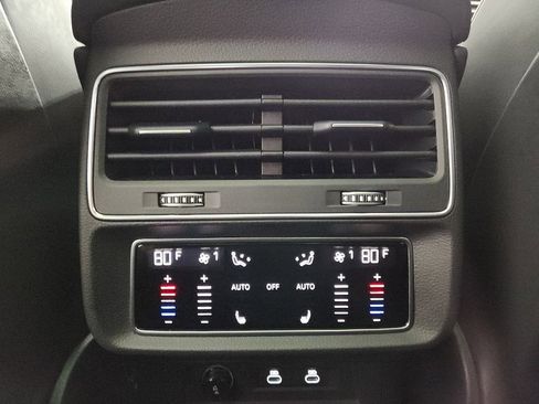 Used 2025 Audi RS Q8 performance image 39