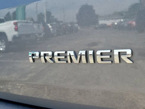 Used 2020 Chevrolet Traverse Premier w/ LPO, Floor Liner Package FWD image 6