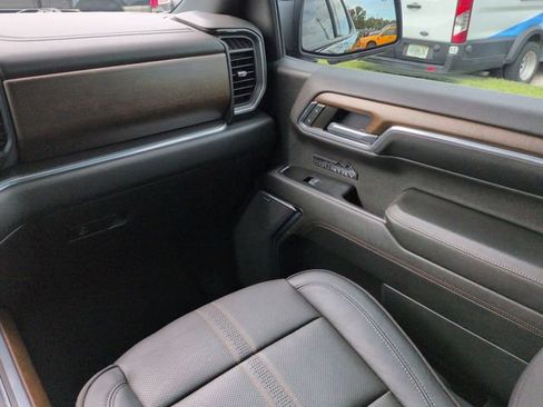 Used 2024 Chevrolet Silverado 1500 High Country w/ Midnight Edition AWD/4WD image 17