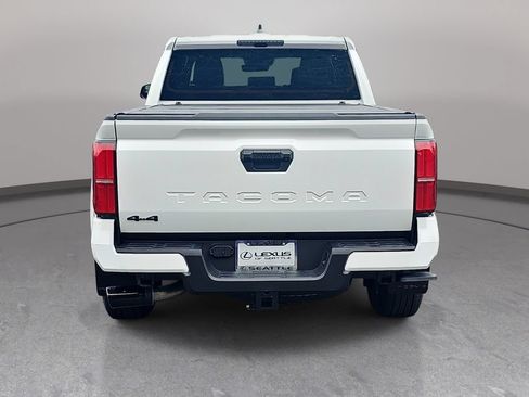 Used 2025 Toyota Tacoma TRD Sport AWD/4WD image 7
