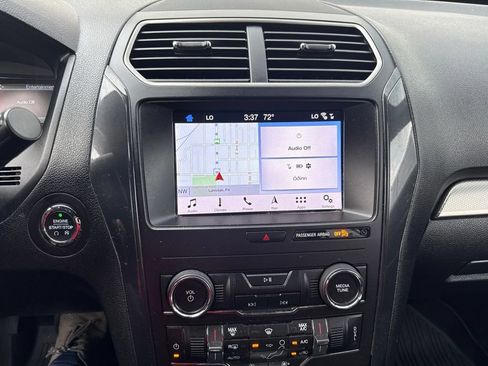 Used 2019 Ford Explorer XLT w/ Equipment Group 201A FWD image 9