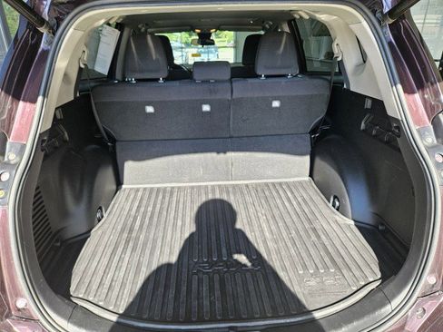 Used 2018 Toyota RAV4 XLE AWD/4WD image 10