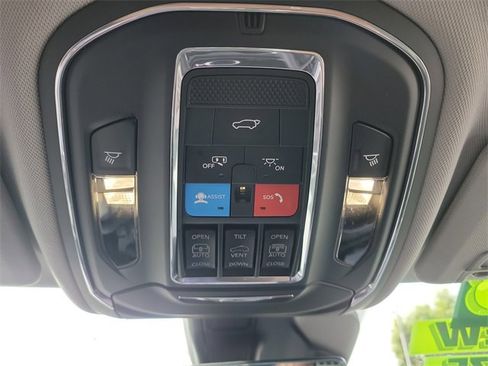 Used 2023 Jeep Grand Cherokee 4WD 4xe w/ Luxury Tech Group II image 32