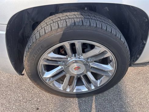 Used 2013 Cadillac Escalade ESV Platinum AWD/4WD image 38