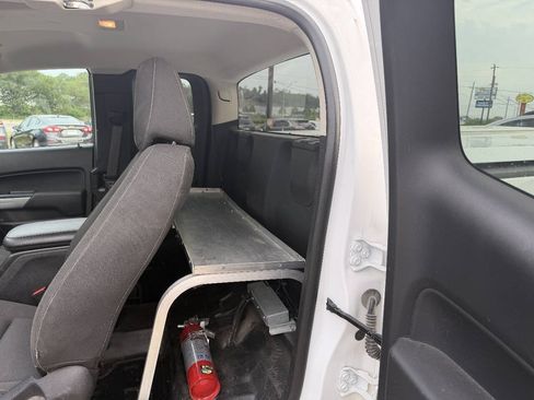 Used 2020 Chevrolet Colorado LT w/ Safety Package RWD image 15